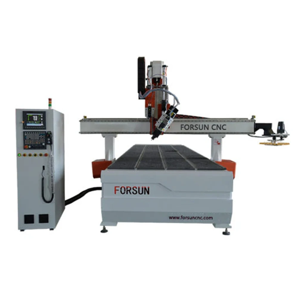 Linear guide and rack and pinion drive on the four-axis router