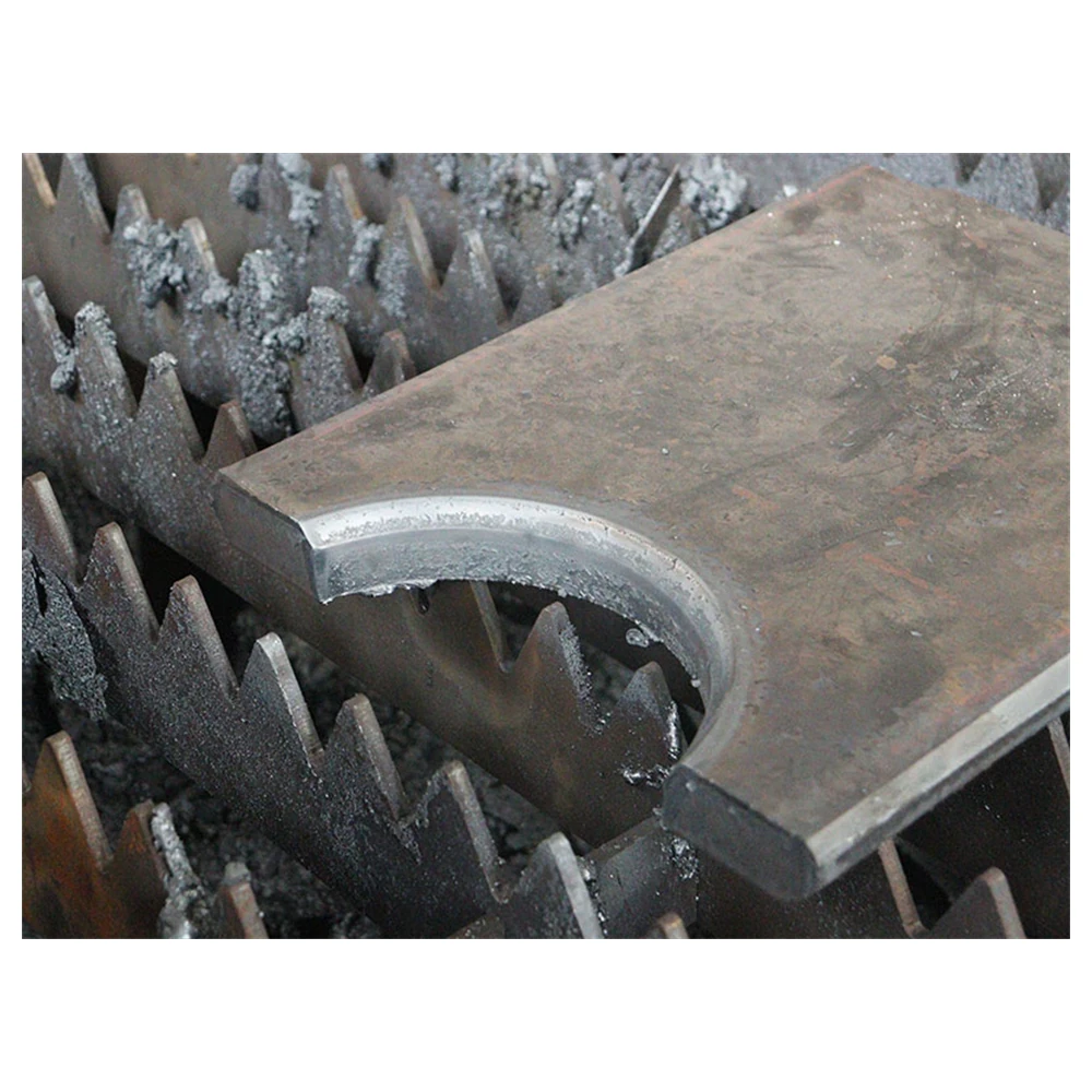 Thick carbon steel plate cut on the triple-torch flame machine